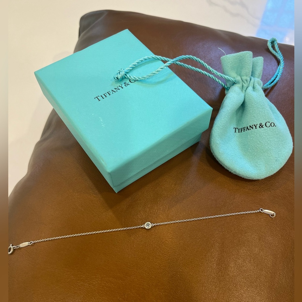 Tiffany’s Elsa Peretti®
Color by the Yard Aquamarine Bracelet